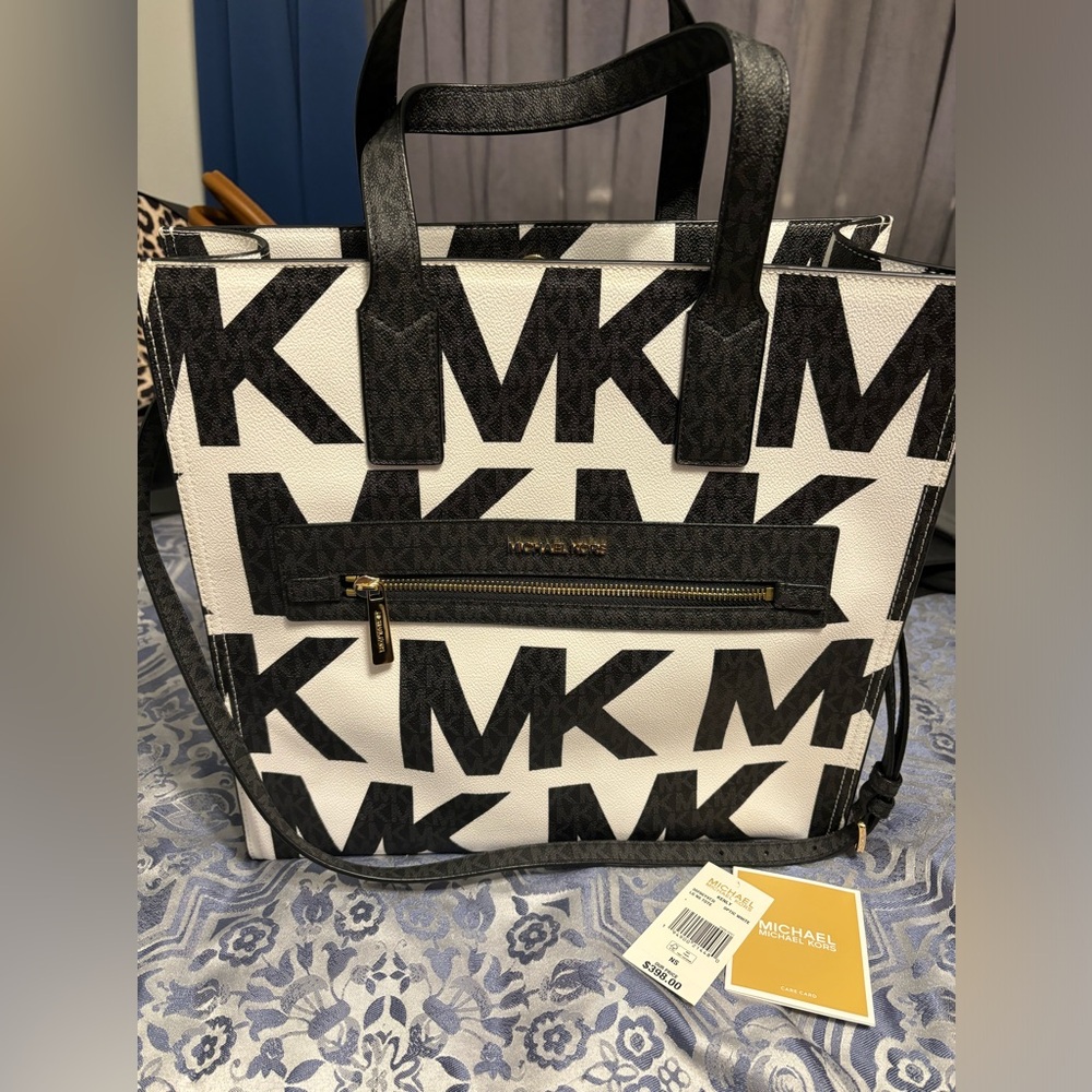 Michael Kors (MK) Kenly Large Graphic Logo Tote Bag
Style# 35F0GY9T3I
